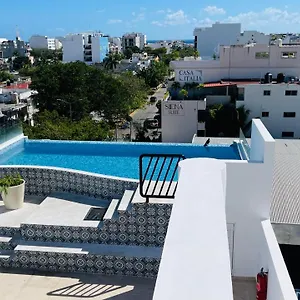 pavo-real-city-playa-del-carmen.quintano-roohotels.com/