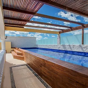 We Playa Hostal